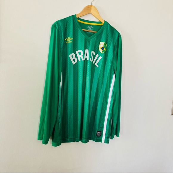 Umbro XL green Brazil long sleeve top